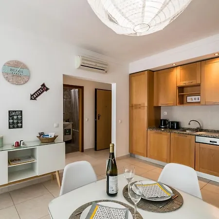 Algarve Beach Vibes Apartment, Wifi, Pool, Ac, Bbq Portimão Buitenkant foto